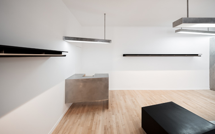 Krisvanassche boutique . 16 Rue Saint Roch . Paris . France