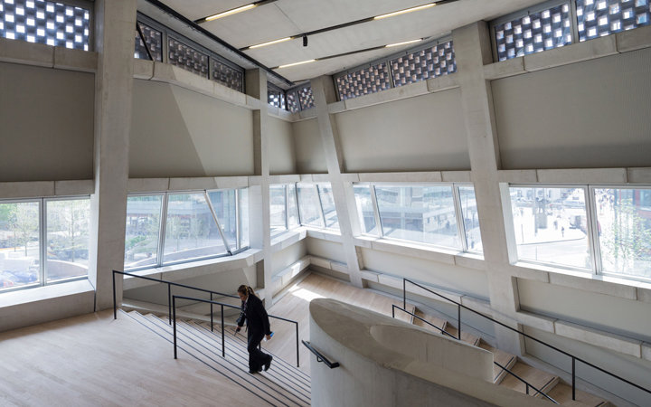 TATE modern . Herzog & Meuron . London