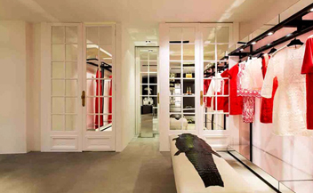 Gianbattista Valli . Milano . Italy